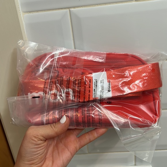 Lululemon everywhere belt bag - solar orange/ white - Picture 4 of 5